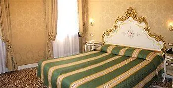 Locanda Ovidius Venice 3*,